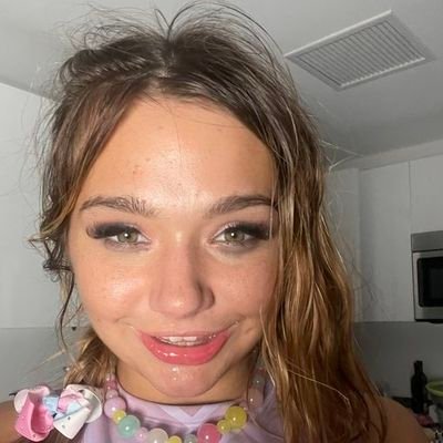 Just Dm available for meet up if you are close, I got nasty content and always ready to make you nut t don't text me if you don't trust me