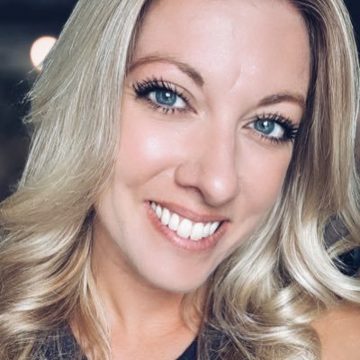 Wife, mom x 4, writer, former teacher. Lover of theatre, books, food, and the Green Bay Packers. Overuses GIFs. #amquerying #amwriting #SCBWI #12x12PB #MGBees