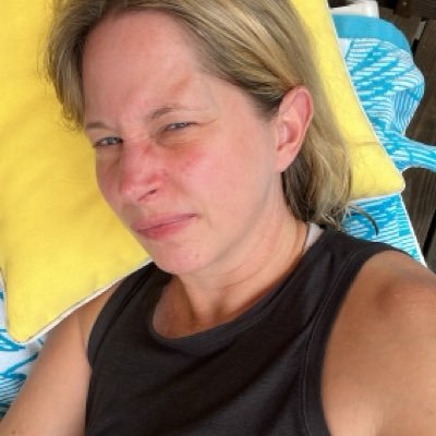 Jesus follower, wife, mom, grandma with a job, confessional Protestant 💍:@eljefemutch