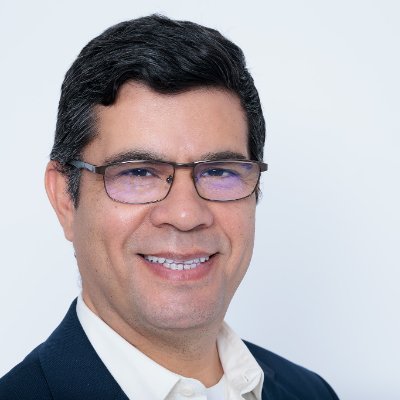 guillermollanos's profile picture. Coach Profesional PCC por ICF, formador de coaches y mentor académico para la transformación de líderes y equipos