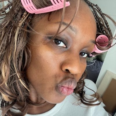 Thesharon_'s profile picture. 