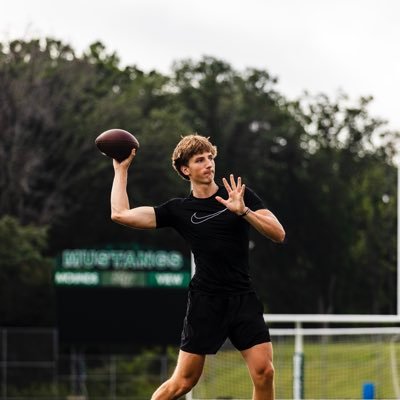 Mounds View HS | C/O 2026 | 🏈| QB 6’5”205 lbs 80 in wingspan | gpa 3.78 | NCAA ID# 2311158419