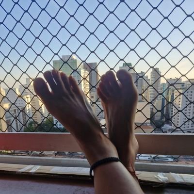 👣 Tamanho 38 (USA 7.5)
✨ Apenas fotos de pés & pernas
🙈 Sem rosto | 🚫 Sem nudes
💸 Pix / PayPal
📩 Envio por DM