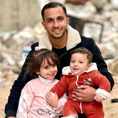 YosfGal's profile picture. قاتلوا فارتقوا وقاوموا فـــــبقوا في غـــزةَ مُصابٌ وألمٌ وجيـع ولبنانُ يصرخُ بثأراً موجوع واليمنُ نصراً فهل من رديع