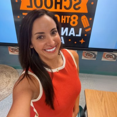 8th grade ELA teacher at Manatee Middle School 🧡🖤 2020 Golden Apple Recipient 🍎 ✨