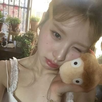 artmsjs's profile picture. studytwt | front-end & design.