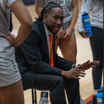 Husband | Father | Head Women’s Basketball Coach Connors State College OK (NJCAA D1) @ConnorsWBB |@threshersmbb Alum #LetsRide🧡