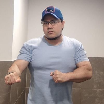 Periodista (Reportero/Conmebol, Depor/El Comercio, TV Perú Deportes, Líbero/La República, El Bocón, Jefe de Prensa SC, Trome Web, Todo Sport). Marista/Nikkei.