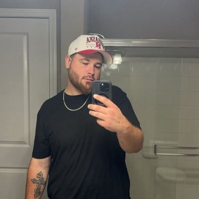 Video games and college football. Die hard Husker fan. GBR 🌽🔴⚪️. Follow my YouTube and TikTok for gaming content