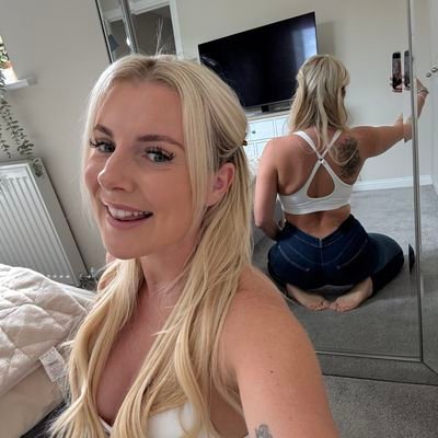 Hmu I’m available for meet up and FaceTime with content slidre in my inbox 📨❤️💋