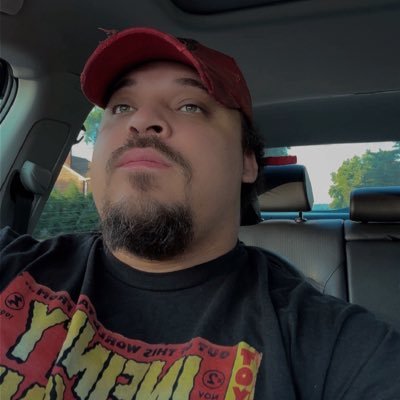 Bufalosaucetoes's profile picture. TOES-DOUGH and HOES is all I know