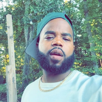 Have you ever been described as enthralling? Niggas like me fall out the sky, you don’t just bump into me.