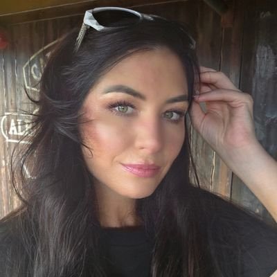 LadyPowerVbes's profile picture. 