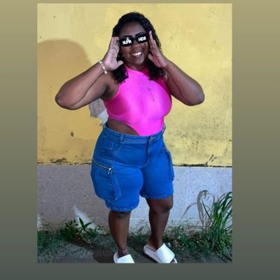 amor é uma palavra p quem sabe da valor .🌹📿
Meu lelê, Maria Bernado .. 🤍🥀 DINDA DE 9 !! ❤️💜💙