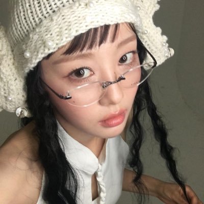 markleeyuri's profile picture. they/she, goth lesbian⚢ ia because of work
