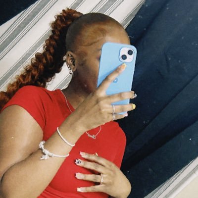 xoitsty's profile picture. QUEEN 💩 BITCH