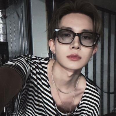 마음을 사로잡는 비주얼과 깊은 눈빛, 쉰 목소리를 가진 남자. ❛ 𝐍𝐲ᦲᦲ𝐭𝐞𝐫𝐬 ❛ 𝑫𝒂𝒓𝒌 𝑯𝒚𝒑𝒆𝒏 ❛ 🍜 ❛ 𝐄𝐧-𝐊𝐥𝐨