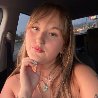 Your fav cum slut💦 ,freaky fine bitch NO FREE MEETS!, Throat 🐐, DM to purchase exclusive premade/custom contents,ft shows 💸🔥 https://t.co/yPD0bINSsZ