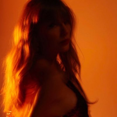 ˗ˏˋ and, baby, that’s show business for you ˎˊ˗ ˚ 💌 • * - + ’ • * | Eras LA N1, N5, N6 | owner of @swifttflowers 💐