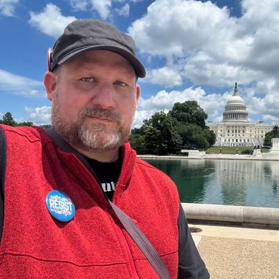 dad, organizer, student, educator, person of faith 🤎𝖈𝖔𝖗𝖉𝖊 𝖎𝖓𝖈𝖎𝖕𝖎𝖙𝖊 / also @ https://t.co/FYa6GhcnZW 🐦 𝓸𝓹𝓲𝓷𝓲𝓸𝓷𝓼 𝓪𝓻𝓮 𝓶𝔂 𝓸𝔀𝓷