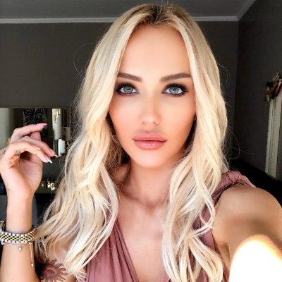 violethmapunda's profile picture. Ask me