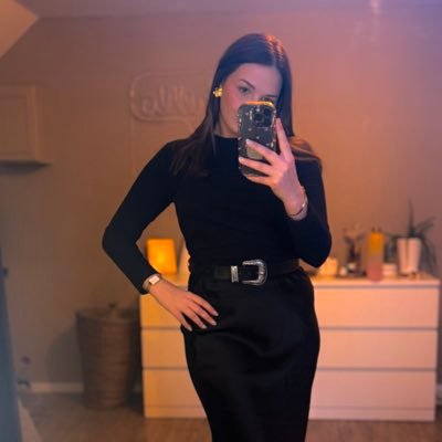 chloeedvl's profile picture. 