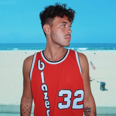 your fav twunk from the city of sin😈 https://t.co/Ejg6akuNVk