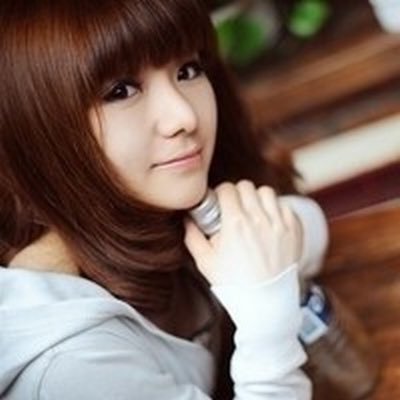 8R8bmN32oISCxE's profile picture. 