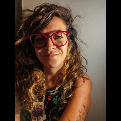 Lic. en Trabajo Social. Docente e Investigadora en la @sociales_unc
Militante Feminista.
Comunicadora Popular en la @ColecDiciembre en la @RNMA_Arg