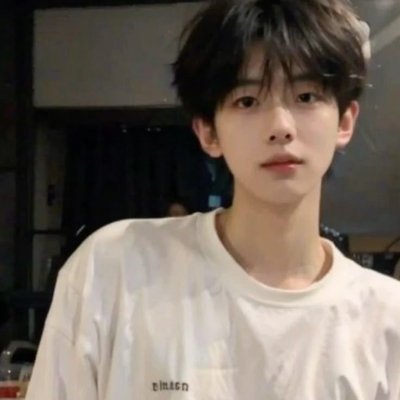 MsmLllgumllllll's profile picture. him.