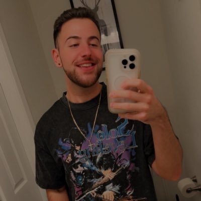 (e-crib) • keep moving forward • videographer, editor & streamer 🌊
