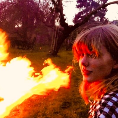 she/her. || taylor swift stan. || nyc. || ifb. || ‧₊˚🍊༉‧₊˚. reputation 🔛🔝