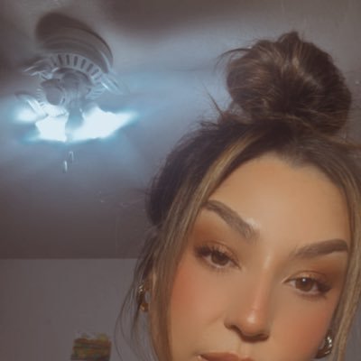 The d in dhearts stands for dramatic. The mgk in my name is silent. Also I’m fat. 🤷🏻♀️ Follow or unfollow accordingly. Xx