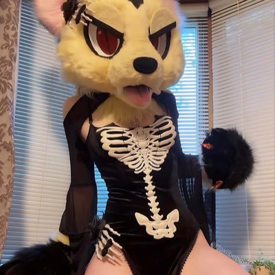 °NSFW° Just your foxy furry dream girl🦊TOP 1% Onlyfans🐾 18+ New content posted every week🫶🏻Forever if we could 🫶🏻🐼