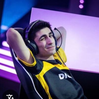 sxIarfv's profile picture. Acorn glazer