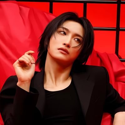 elimxli's profile picture. lol