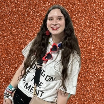 swiftie since 2012 | rep Tour Miami | The Eras Tour: Tampa, Buenos Aires & Munich | cook lover | BA in communications