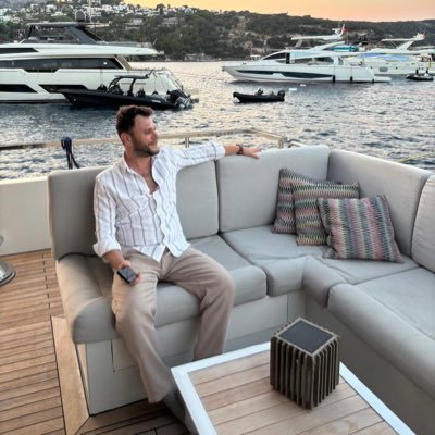 poyrazsakar's profile picture. Bir derya Deniz sanki.