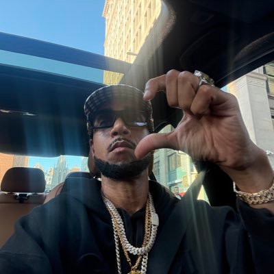 Kingpopcornpyp's profile picture. now u see me now u don’t 👻