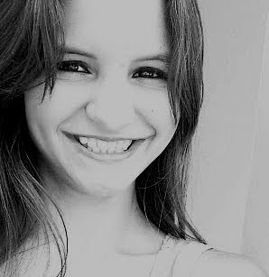 Quem é Bruna Garboggini ? A alegria de quem me ama, a tristeza de quem me odeia e a acupação de quem me inveja!