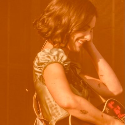21 ★ she/her ★ lesbian ★ i luv tristan ★ made gracie giggle ★ gracie called me gorgeous ★