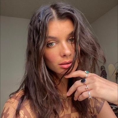 BrownMarys66933's profile picture. 