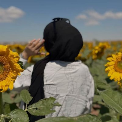 Belki bugün edilen bir dua yarın kabul olacaktır. Bu yüzden her zaman umut vardır.