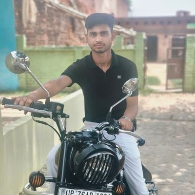 varish40028's profile picture. 