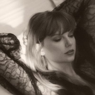 ɴɪᴇ ᴘᴏᴅᴀʀᴜᴊᴇ ᴏ ᴡsᴢʏsᴛᴋᴏ ʙʏᴍ sɪᴇ̨ ʙɪᴌ
she/ISFJ-T/ INFJ-T
kocham polską muzykę i książki
gdy mam wolne siedzę przy herbacie i wiersze pisze
