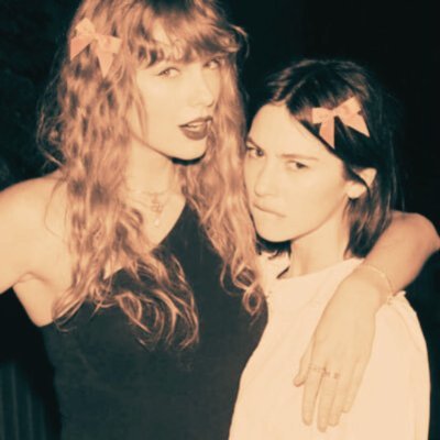he/him | 23 | Swiftie folklore x TTPD stan 🌳🌳| ✨ pathological people pleaser ✨ Taylor | Gaga | Gracie | Harry | Lorde | Olivia | Sabrina | RAYE