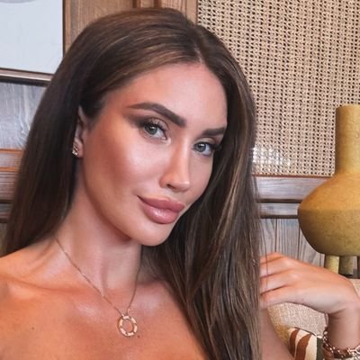 Artist 🎨, Travel, Fitness, i love the beach 🏝
взломали основной аккаунт на 27k.
