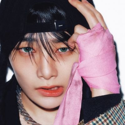 extingan a todos los maricones menos al hyunin🍎🥝