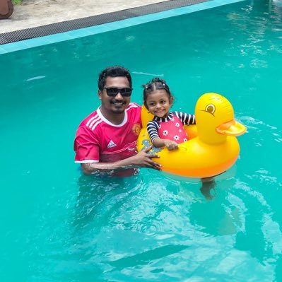 Proud Sri Lankan / Cricket Lover + Cricketer / The Biggest Fan Of @kumarSanga2 & @ManchesterUnited Instagram @ziyard_ramlan 🇱🇰 🇦🇪