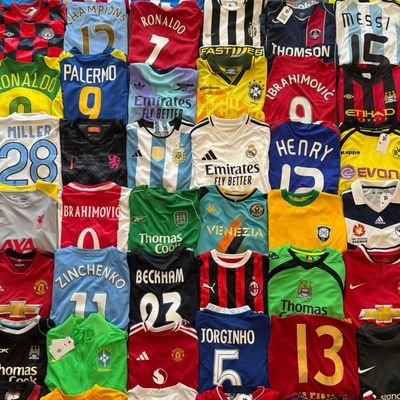 Si quieres realizar algún pedido, escríbeme por MD. Solo manda una foto de la o las camisetas que quieres y listo.